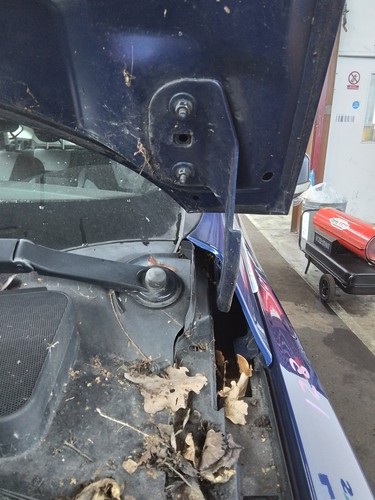 Bonnet hinge ford focus mk3 - ford,