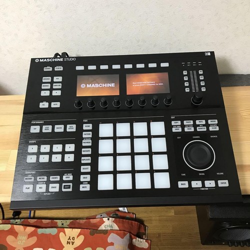 Native instruments maschine - instruments,