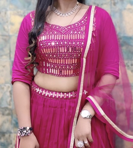 Women red traditional - women’s,