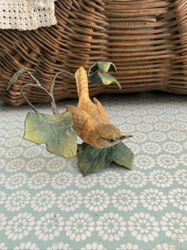 Wren ivy border fine arts - ivy,
