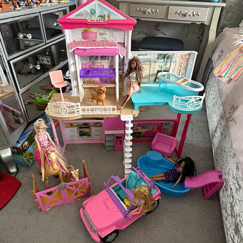 Barbie complete doll house - complete, doll’s