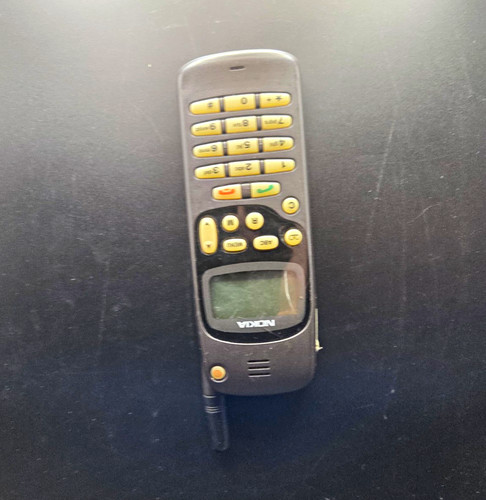 Nokia 1100 unlocked - gsm, 2g