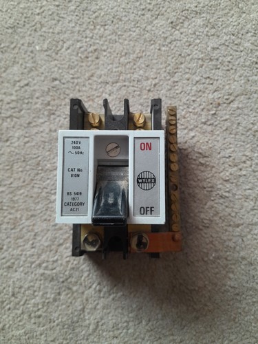 Wylex 810n 100a - double, pole