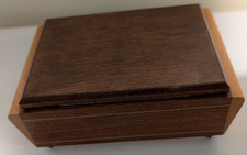 VINTAGE WOODEN TWO TONE WOOD MADE IN ITALY MUSICAL  BOX WITH KEY