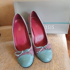BNIB Oasis Aqua Real Leather