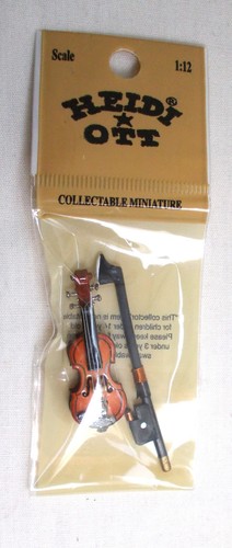 Dolls house miniature 12th - dolls,