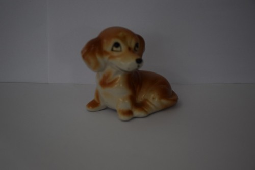Dog figurine brown white - brown,