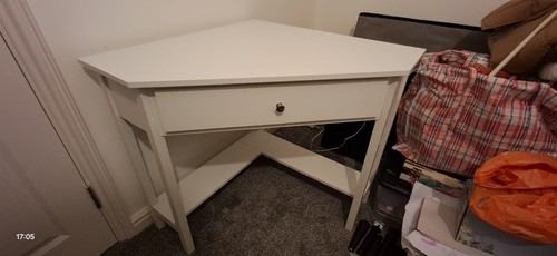 White corner desk