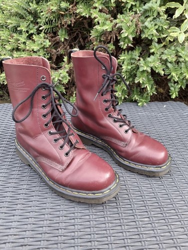 Martens hole size 8uk - 10,