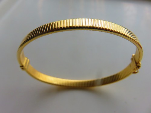 Gold ribbed bangle carat - gold, 9