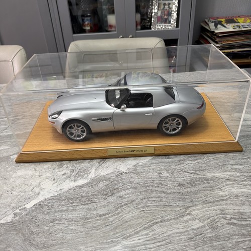 James bond 007 - james, bmw