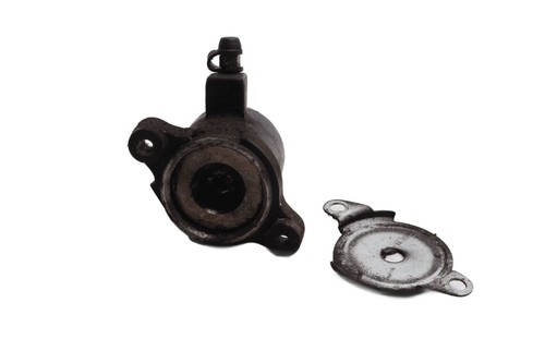 Front clutch slave cylinder