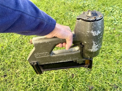 Senco air powered staple - staple, gun