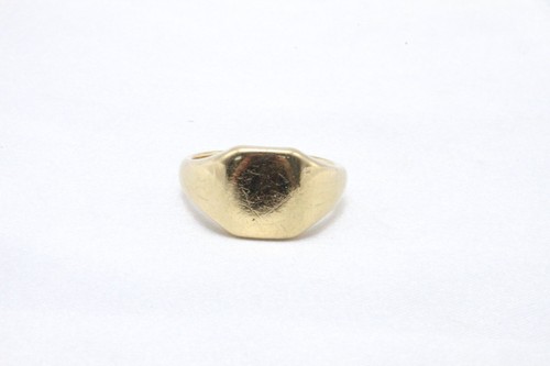 18ct yellow gold plain signet - 18ct,