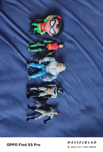 Small batman figure bundle - small,