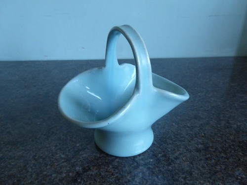 Dee cee stoneware basket - -,