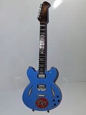 FOO FIGHTERS Dave Grohl Style Miniature Guitar 25cm 10" c/w Stand REF12