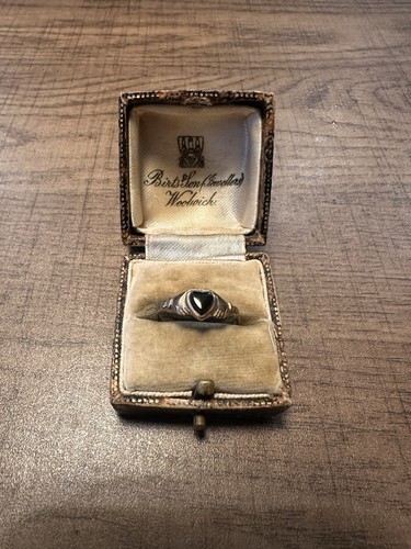 Vintage 9ct gold claddagh ring - 9ct,