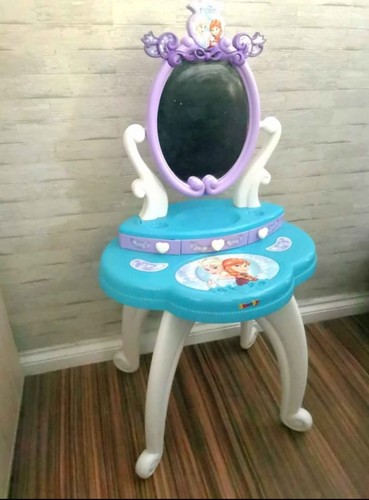 Disney frozen dressing - frozen, table