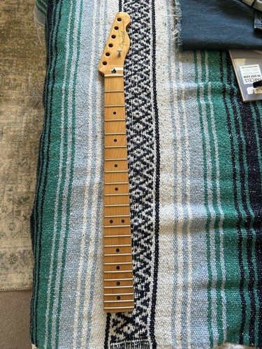 Fender roasted maple - roasted,