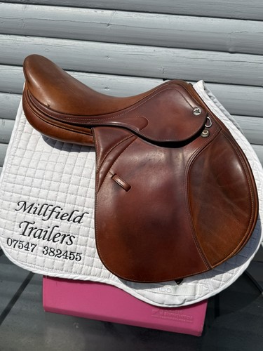 Prestige meredith jump saddle - meredith,