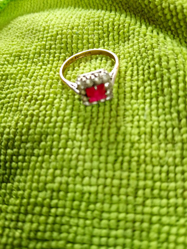 Vintage 9ct ruby - 9ct, halo