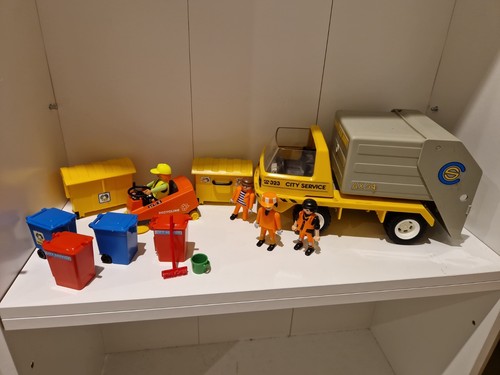 Playmobil garbage truck - garbage,