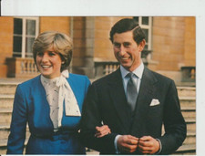 ROYALTY -  PRINCESS DIANA  & PRINCE CHARLES COLOUR POSTCARD (1981)