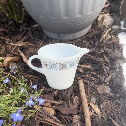 Jaj pyrex milk jug - jaj,