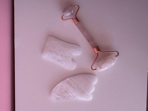 Women girl gua sha - gua,