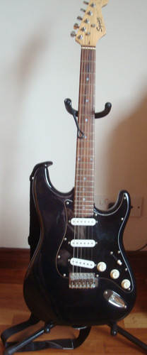 2004 black squier strat - 2004,