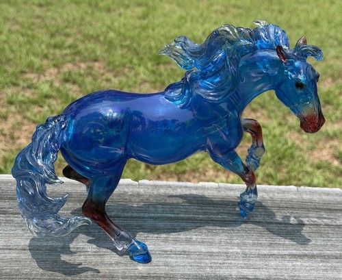 Breyer illumination red white - red,