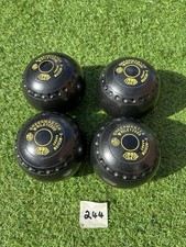 The GREENMASTER RILEY 2000 Lawn Bowls Size 3M