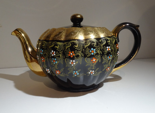 Teapot gold black - &, coloured