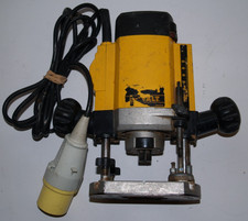 DEWALT DW615 900W 1/4" 115v