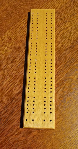 Vintage wooden cribbage board - wooden,