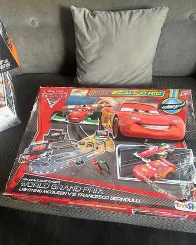 Scalextric start disney pixar - scalextric,