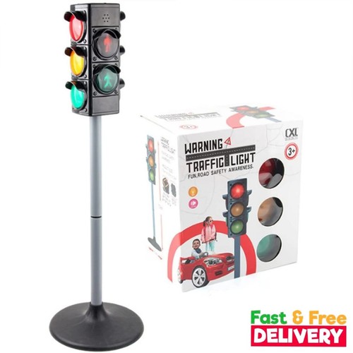 Traffic light model crosswalk - light,