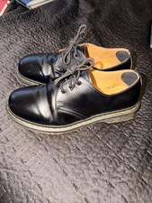 Classic dr martens 1461 shoes
