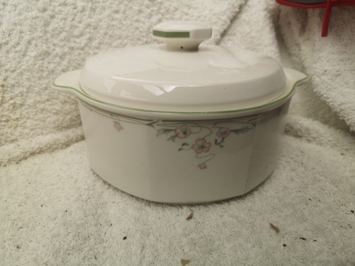 Royal doulton caprice lidded - doulton,