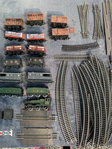 Mainline train set - lots, of