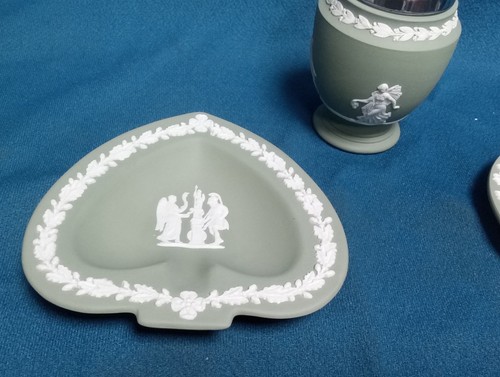 Wedgwood sage green - ,