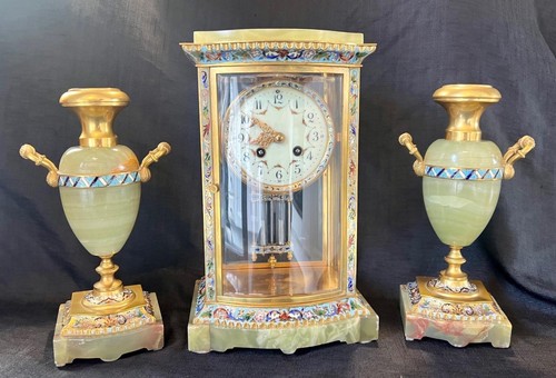 Antique clock clonsonier