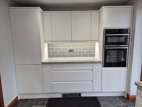 Howdens white kitchen units - howdens,