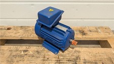 BROOK CROMPTON 0.37kW 2-Pole 3-Phase Dual Volt Motor 2870RPM B3 Foot 71 IP55