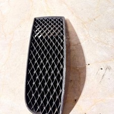 VW POLO 6N2 1999-2002 NEARSIDE FRONT BUMPER GRILL TRIM INSERT 6N0853665D