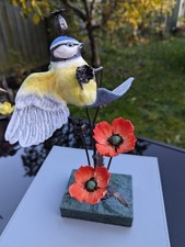 DAVID FRYER BLUE TIT BIRD ON POPPIES FLOWER SCULPTURE ON GREEN MARBLE STAND