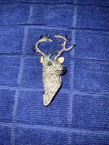 Stags head jewelled brooch - head,