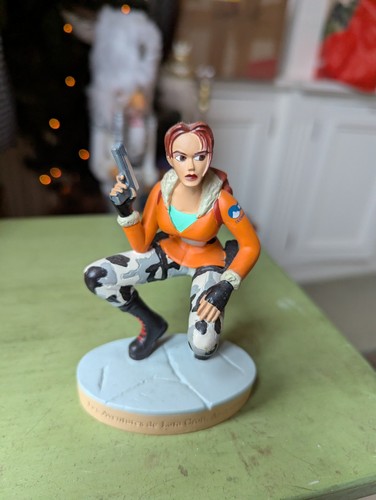 Lara croft figure 15cm - figure,