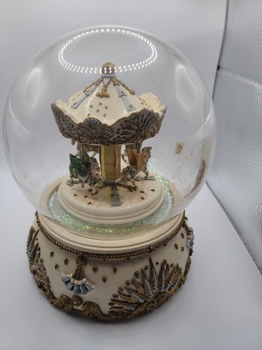 Large snowglobe carousel - large,